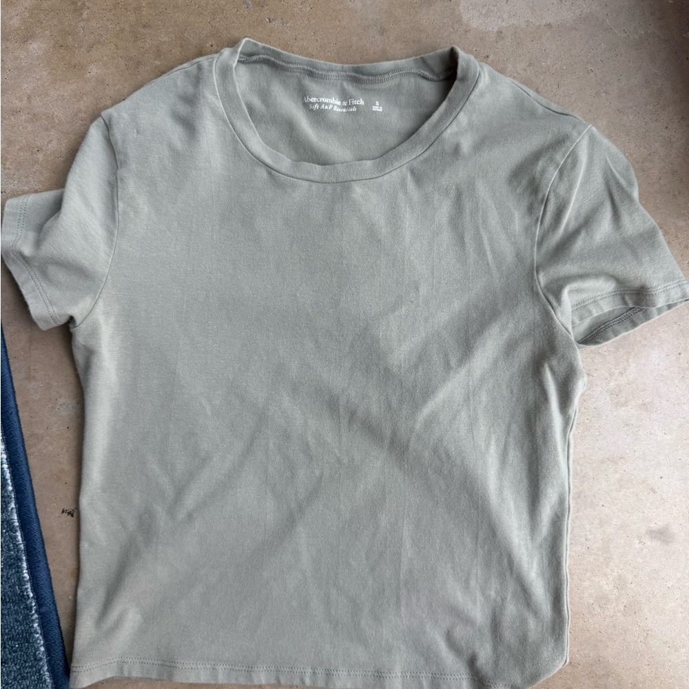 Abercrombie & Fitch Classic Sage Green Women's baby T Top. Size Small.